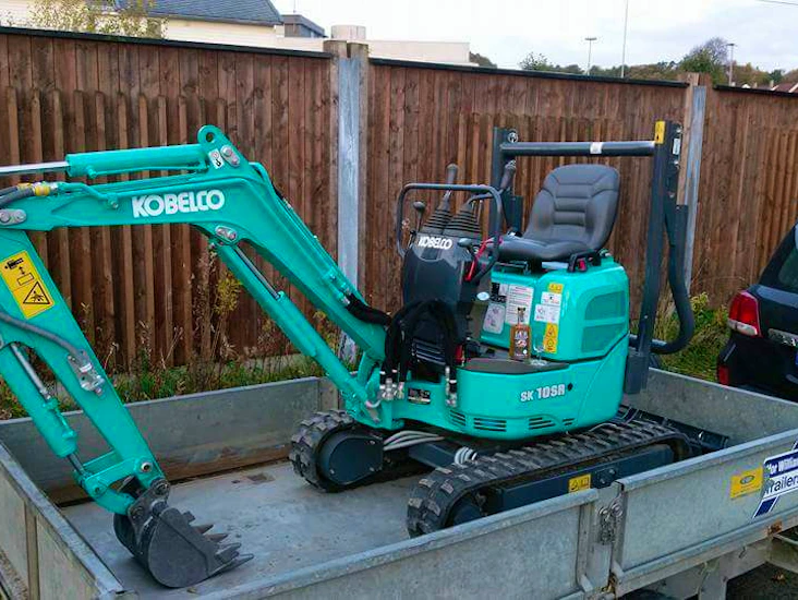 Minigraver 1 tonn og henger