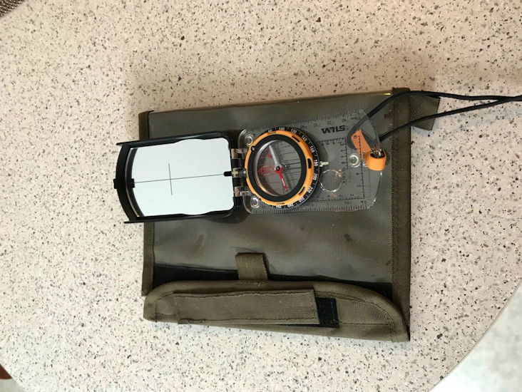 Kompass og kartmappe