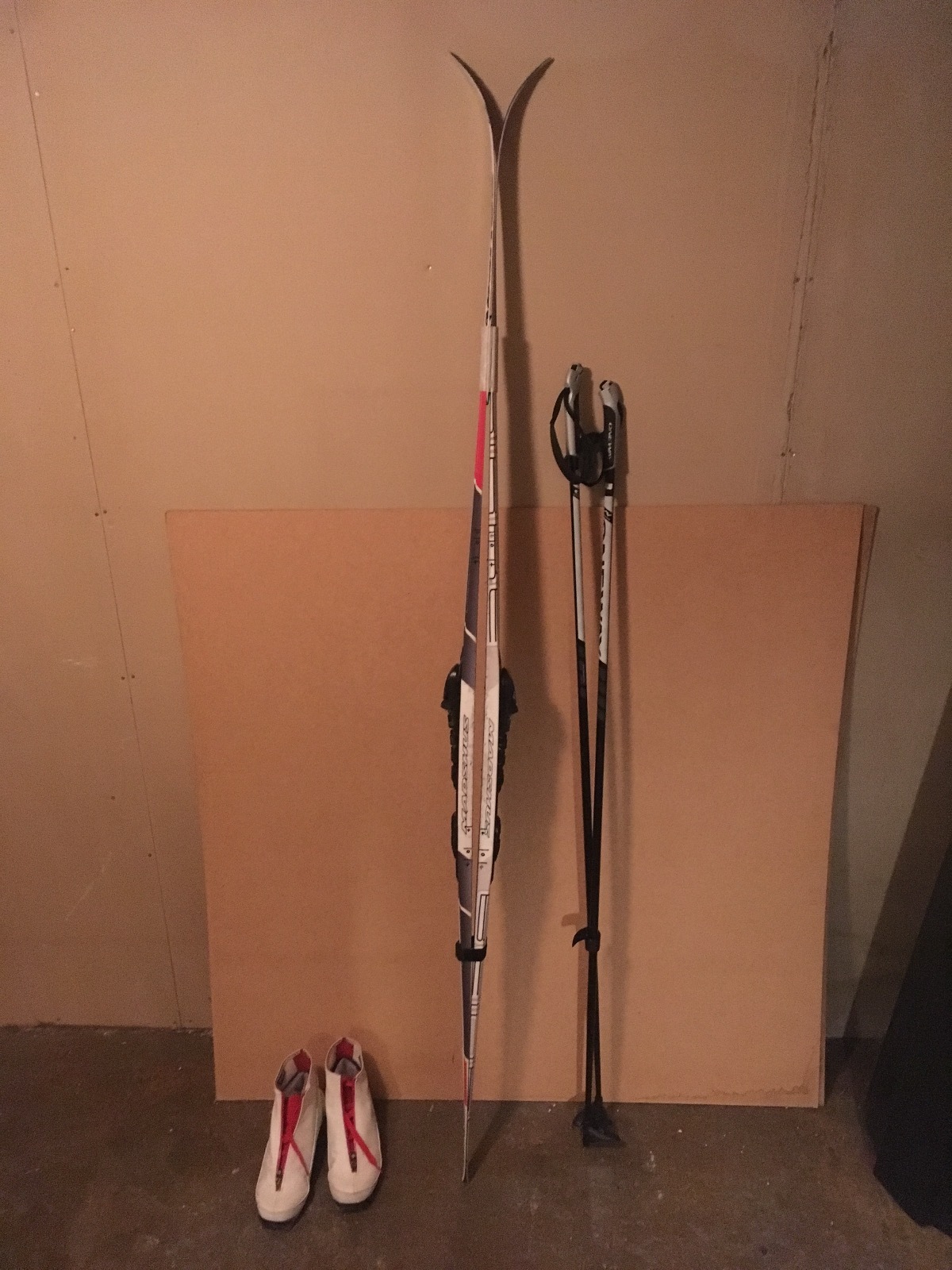 Smørelangrennsski med staver og sko