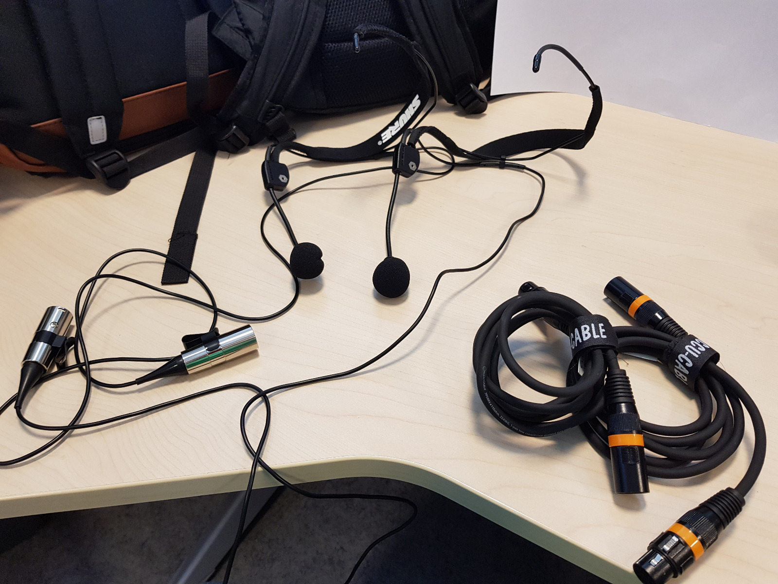 Lei 2 stk Shure WH20XLR bøylemikrofoner av Christian L i Lei Zoom H6 med Shure SM58 mikrofoner av Christian L i