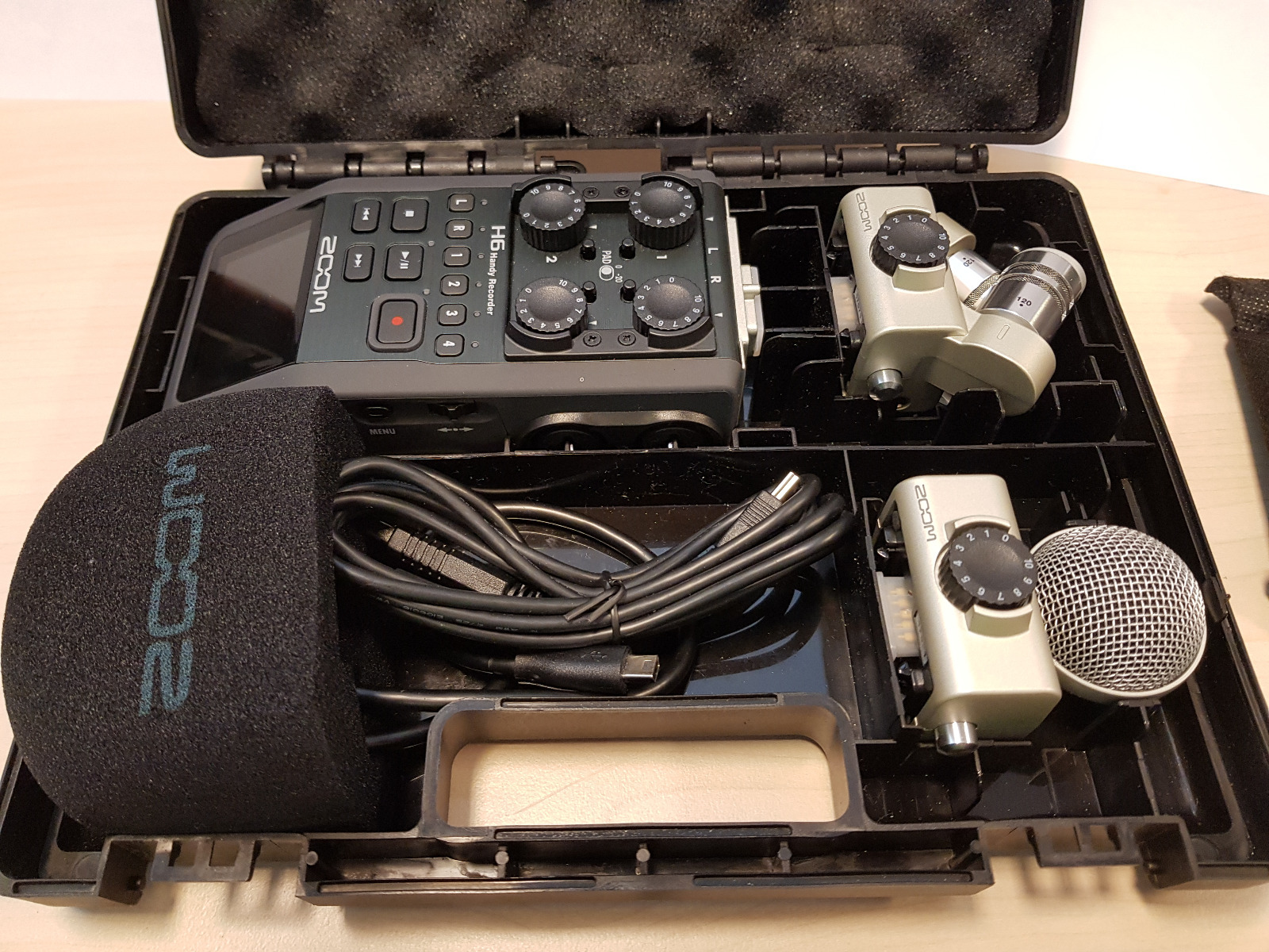 Lei Zoom H6 med bøylemikroner fra Shure av Christian L i Lei Zoom H6 med Shure SM58 mikrofoner av Christian L i