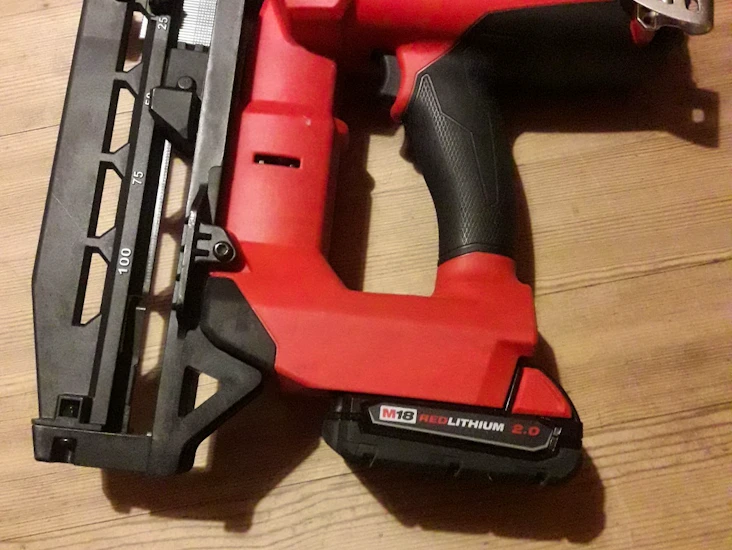 Dykkertpistol / spikerpistol listing