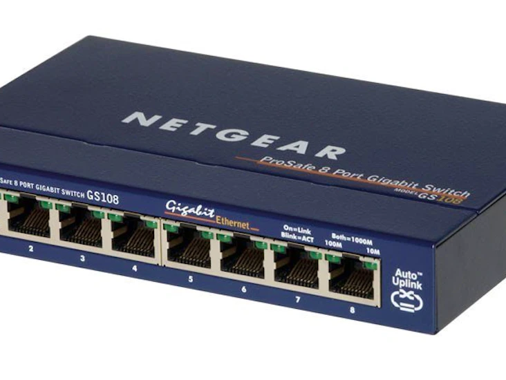 Nettverksutstyr: 1000mbit switch (8 porter)