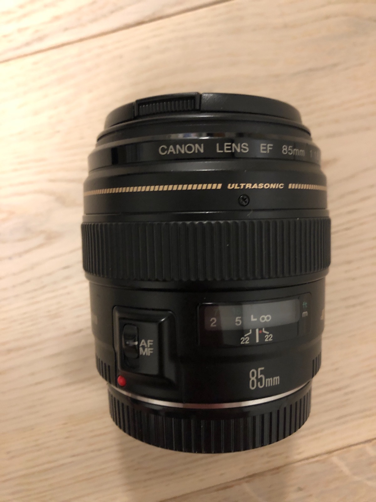 Canon ef 85mm 1:1.8
