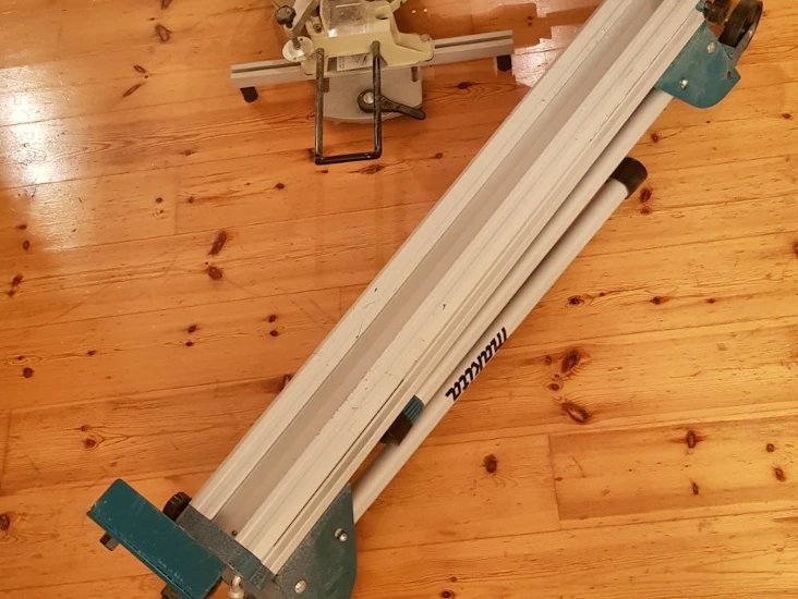 Makita kapp og gjærsag med arbeidsbord