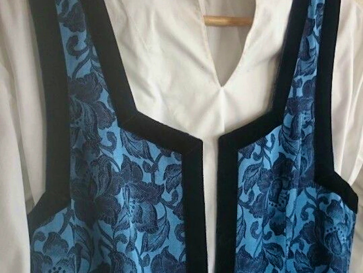 Blå vestlandsdrakt til leie