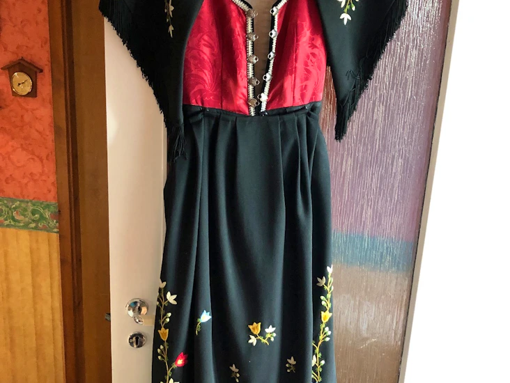 Rogalandsbunad leies ut